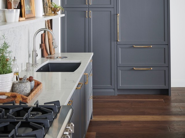 Brooklyn Modern Gray door swatch